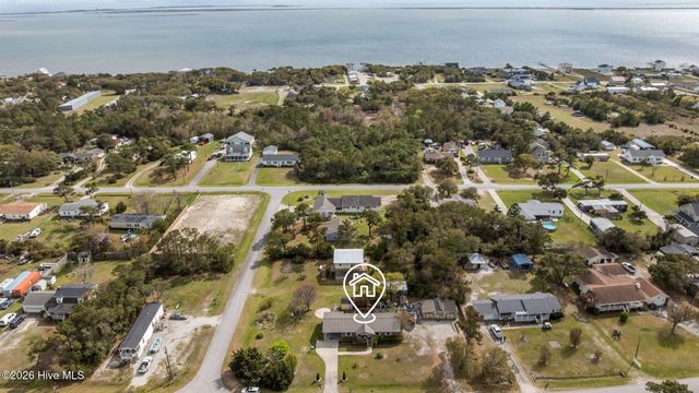 458 Bayview Drive, Harkers Island, NC 28531