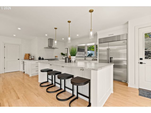 5000 Sw HEWETT Blvd, Portland, OR 97221