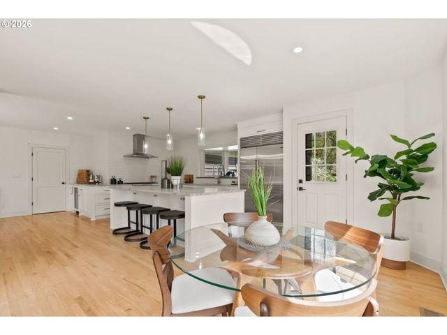 5000 Sw HEWETT Blvd, Portland, OR 97221