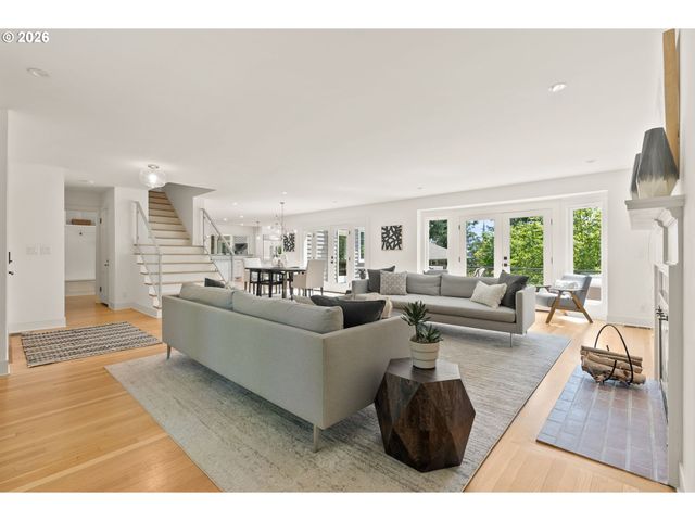 5000 Sw HEWETT Blvd, Portland, OR 97221