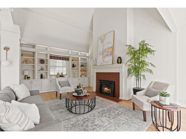 5000 Sw HEWETT Blvd, Portland, OR 97221