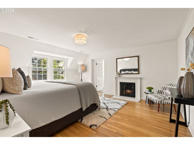 5000 Sw HEWETT Blvd, Portland, OR 97221