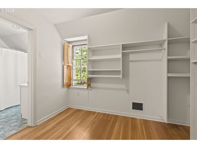 5000 Sw HEWETT Blvd, Portland, OR 97221