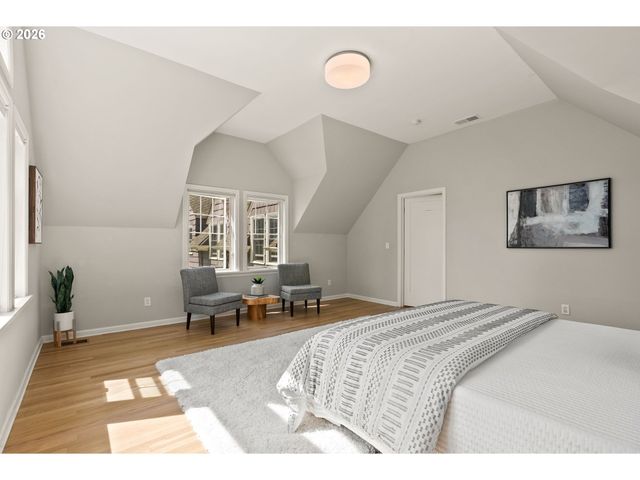 5000 Sw HEWETT Blvd, Portland, OR 97221