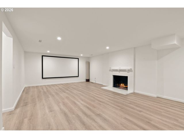 5000 Sw HEWETT Blvd, Portland, OR 97221