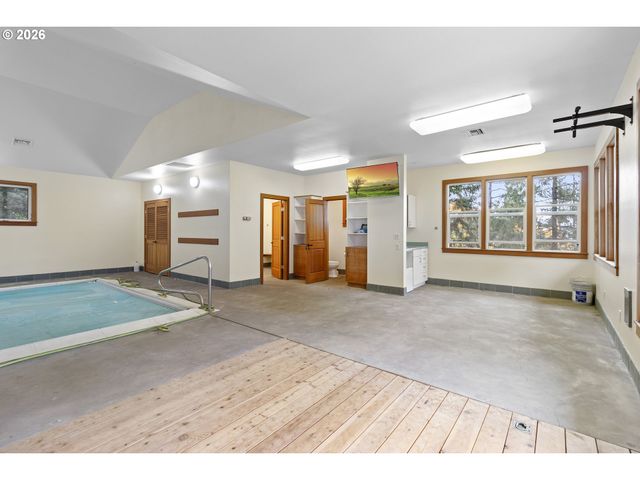 5000 Sw HEWETT Blvd, Portland, OR 97221