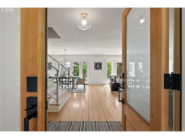 5000 Sw HEWETT Blvd, Portland, OR 97221