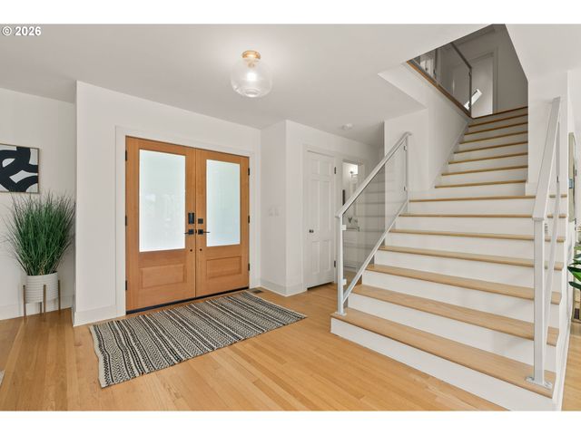 5000 Sw HEWETT Blvd, Portland, OR 97221