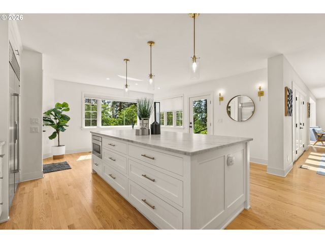 5000 Sw HEWETT Blvd, Portland, OR 97221