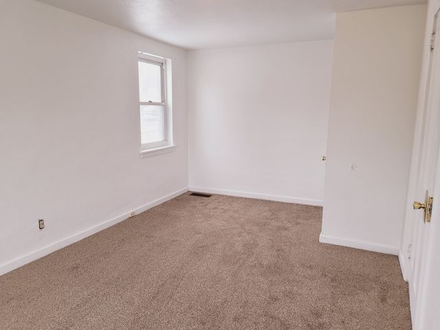 1110 Overland Ave, Duquesne, PA 15110