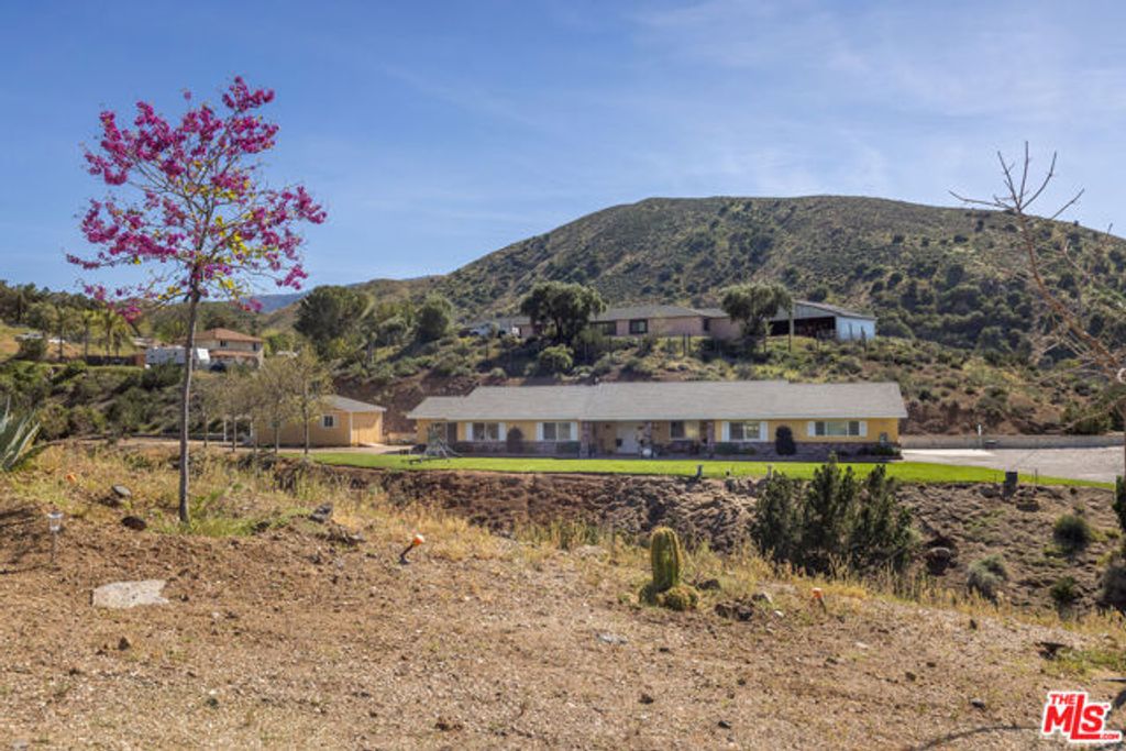 2952 GOLDEN SPUR Road, Acton, CA 93510