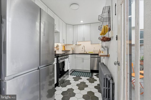 1302 MCKEAN ST, Philadelphia, PA 19148