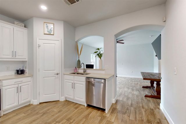 2763 Prosperity Avenue, Dallas, TX 75216