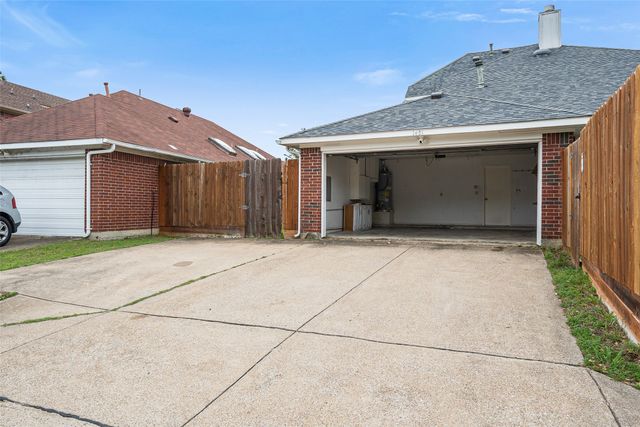 1401 Post Oak Drive, Rowlett, TX 75089