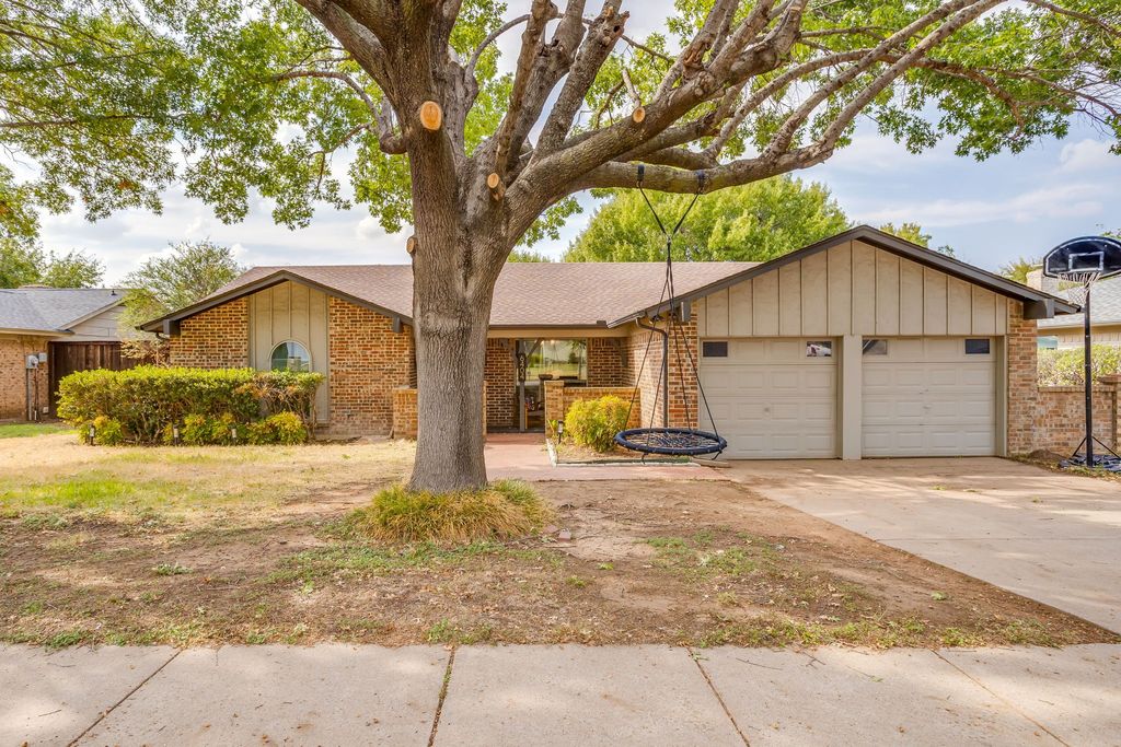 6404 Lavano Drive, Edgecliff Village, TX 76134 — photo 2