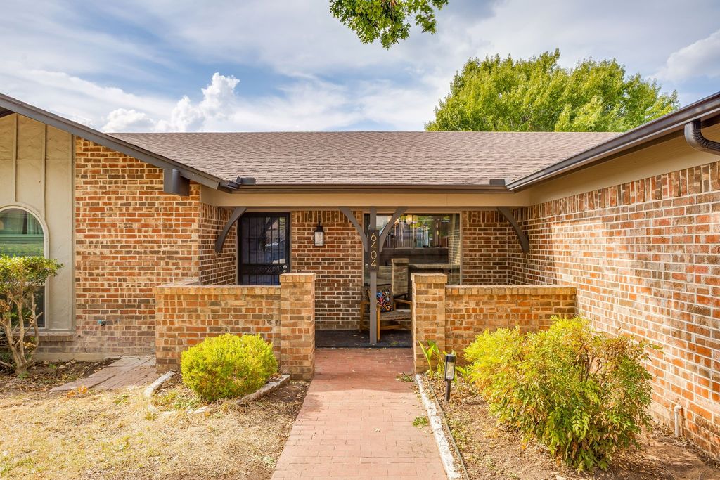 6404 Lavano Drive, Edgecliff Village, TX 76134 — photo 3