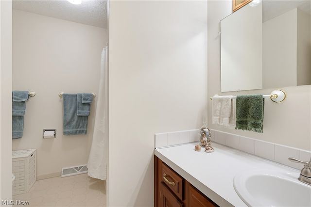 8709 N Leroy Road, Westfield Center, OH 44251