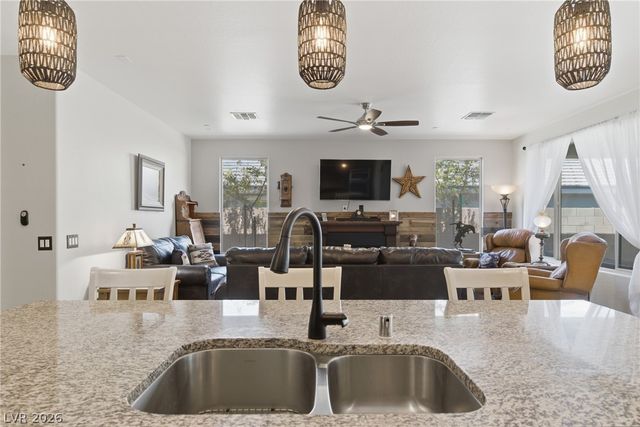 40 Vicolo Della Luna, Henderson, NV 89011