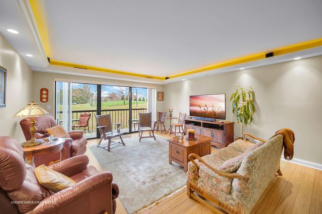 1105 N Mill Street 117, Naperville, IL 60563