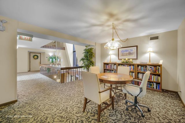 1105 N Mill Street 117, Naperville, IL 60563