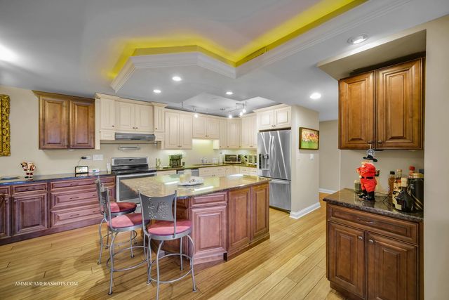 1105 N Mill Street 117, Naperville, IL 60563