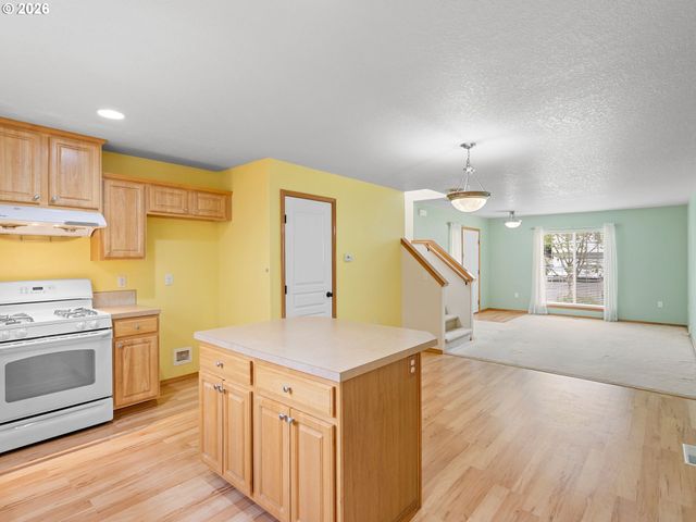 6127 Se 141ST Ave, Portland, OR 97236