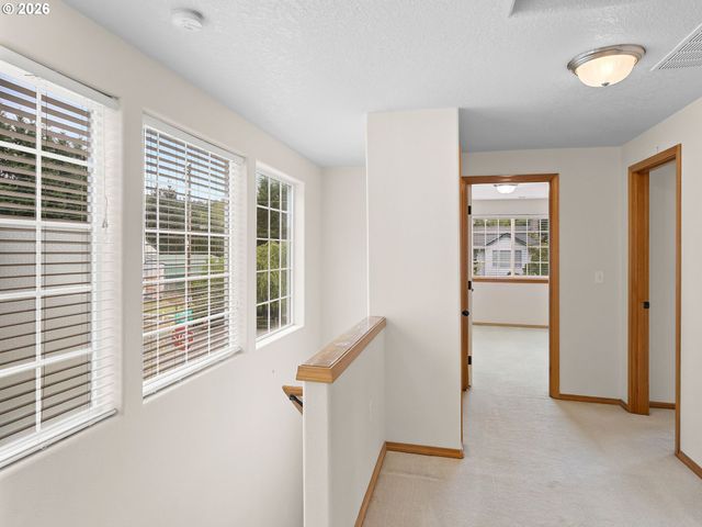 6127 Se 141ST Ave, Portland, OR 97236