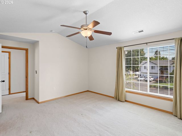 6127 Se 141ST Ave, Portland, OR 97236