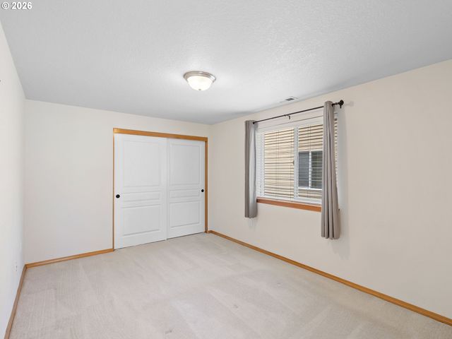 6127 Se 141ST Ave, Portland, OR 97236