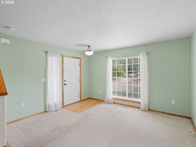 6127 Se 141ST Ave, Portland, OR 97236