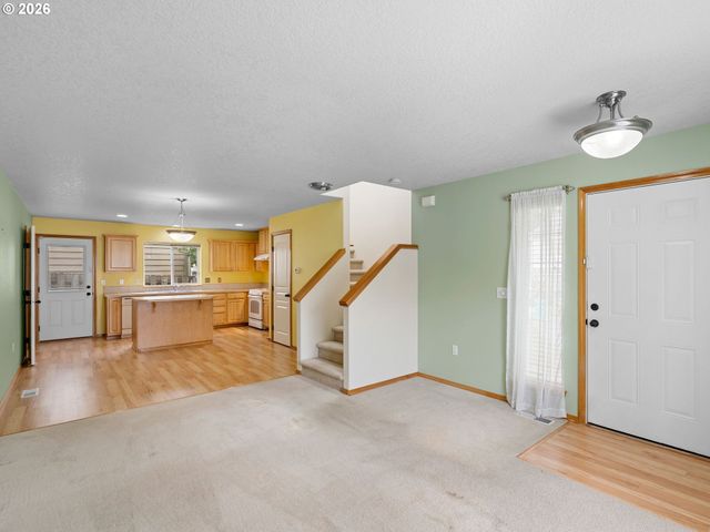 6127 Se 141ST Ave, Portland, OR 97236
