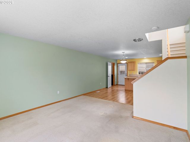 6127 Se 141ST Ave, Portland, OR 97236