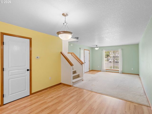 6127 Se 141ST Ave, Portland, OR 97236