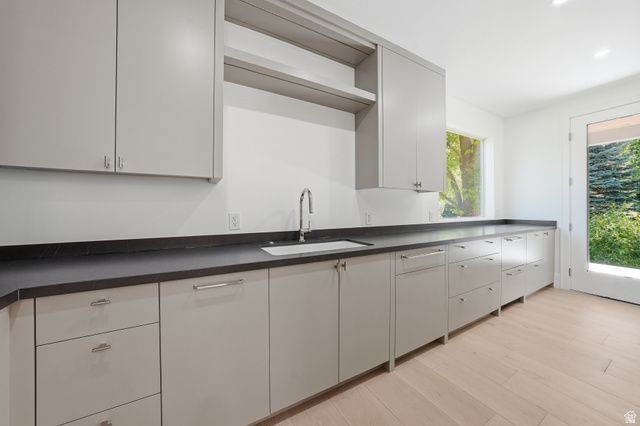 8037 S ROYAL LN, Sandy, UT 84093