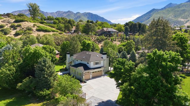 8037 S ROYAL LN, Sandy, UT 84093