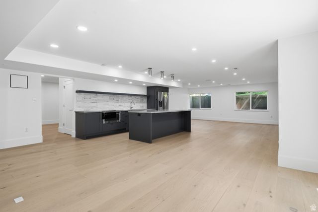 8037 S ROYAL LN, Sandy, UT 84093