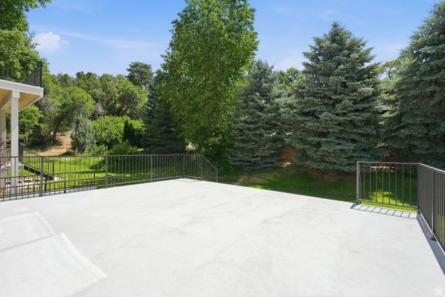 8037 S ROYAL LN, Sandy, UT 84093