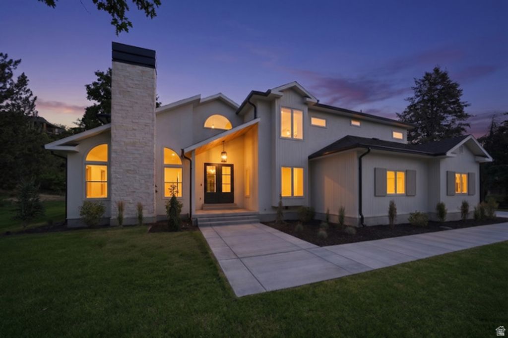 8037 S ROYAL LN, Sandy, UT 84093
