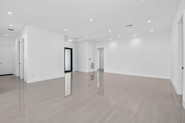 3920 Espan Court, Palm Springs, FL 33461