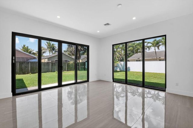 3920 Espan Court, Palm Springs, FL 33461