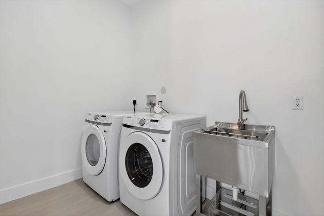 3920 Espan Court, Palm Springs, FL 33461