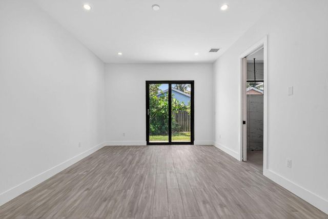 3920 Espan Court, Palm Springs, FL 33461