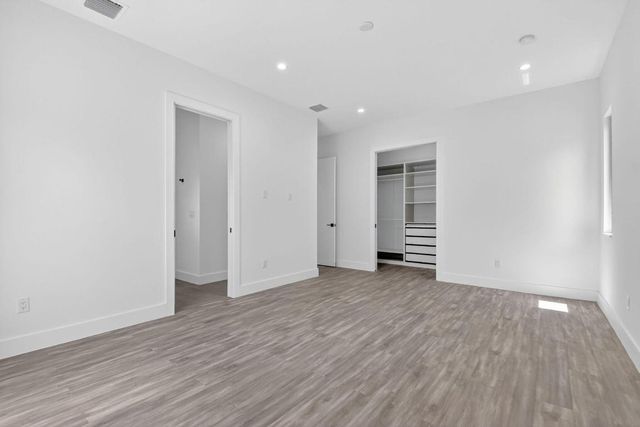 3920 Espan Court, Palm Springs, FL 33461