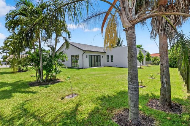 3920 Espan Court, Palm Springs, FL 33461