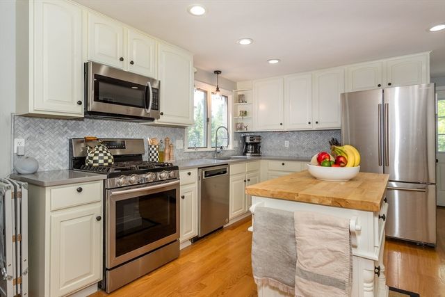 81 Assabet Rd, Quincy, MA 02169