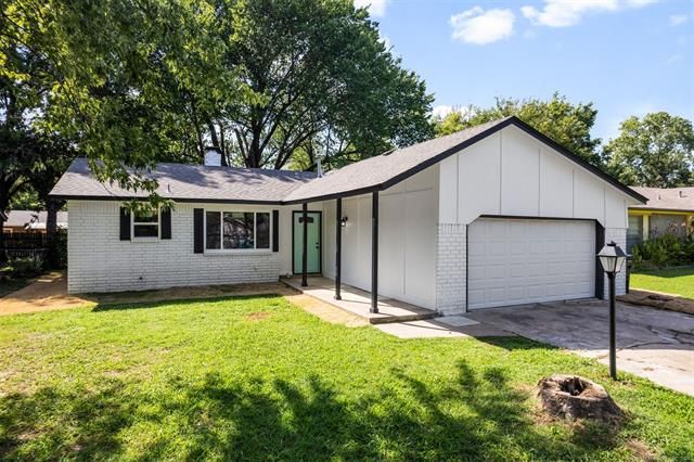 1108 N Hickory Court, Broken Arrow, OK 74012