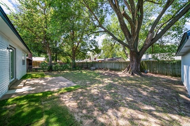1108 N Hickory Court, Broken Arrow, OK 74012