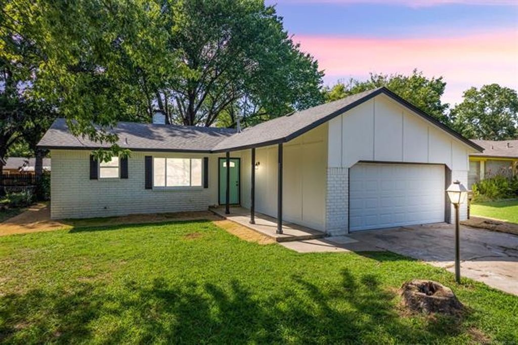 1108 N Hickory Court, Broken Arrow, OK 74012