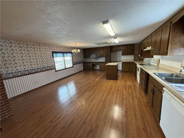 404 N 14th Street, Atchison, KS 66002