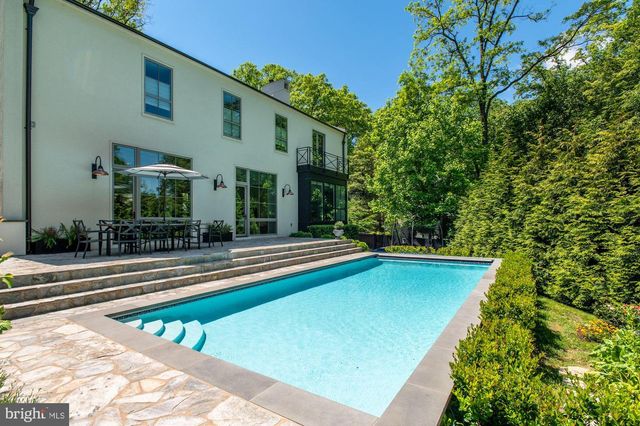 4929 LOWELL ST NW, Washington, DC 20016